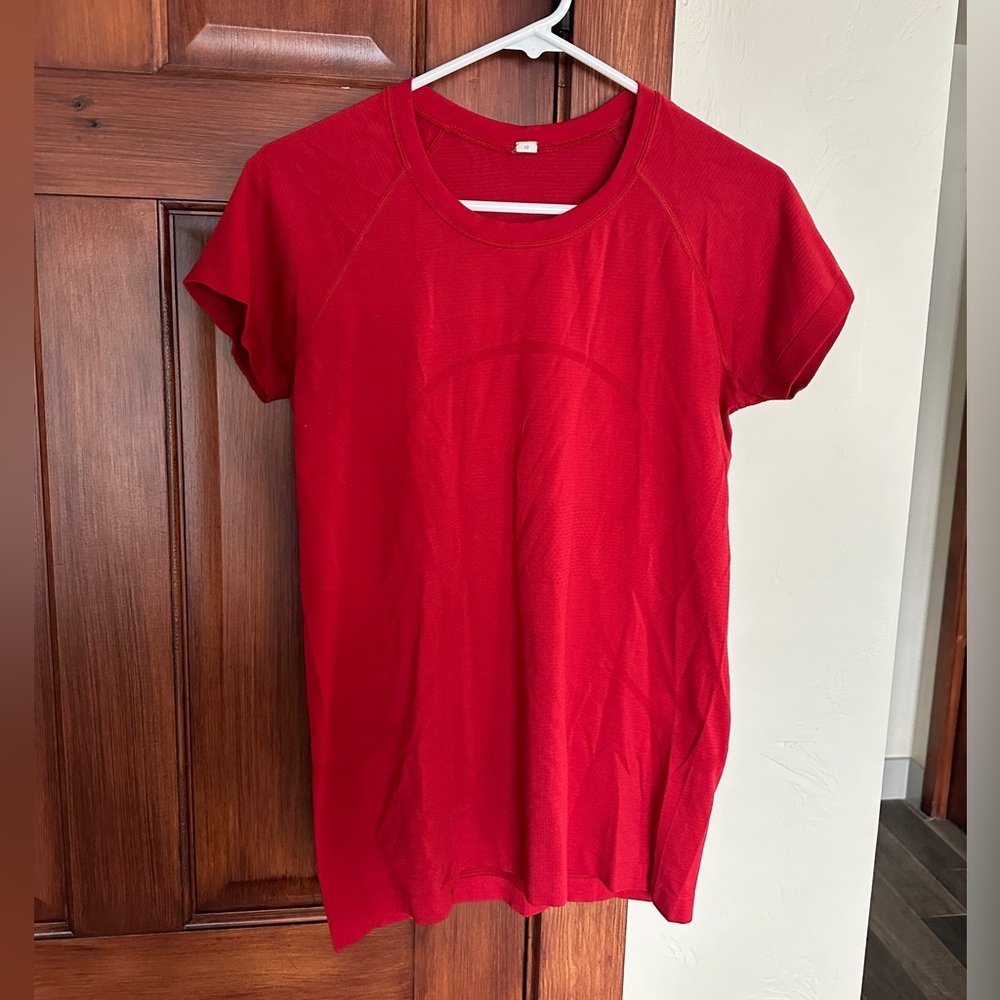 Lululemon Red Swiftly 2.0 (Hip length) Women's Top Size 10